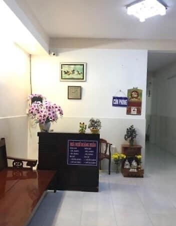 Nha Nghi Hoang Huan Hotel ลองซเวียน ภายนอก รูปภาพ